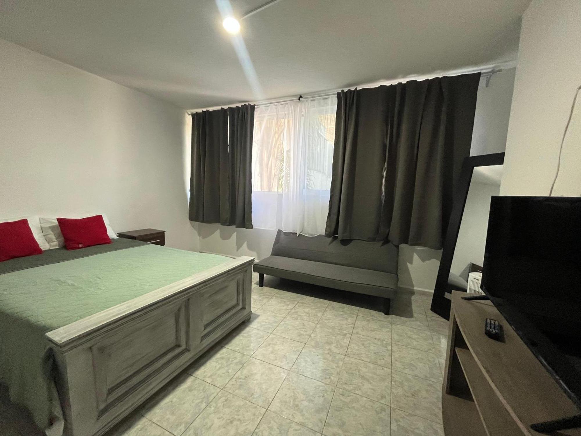 8 Venator House Boutique Apartment เลออน ภายนอก รูปภาพ