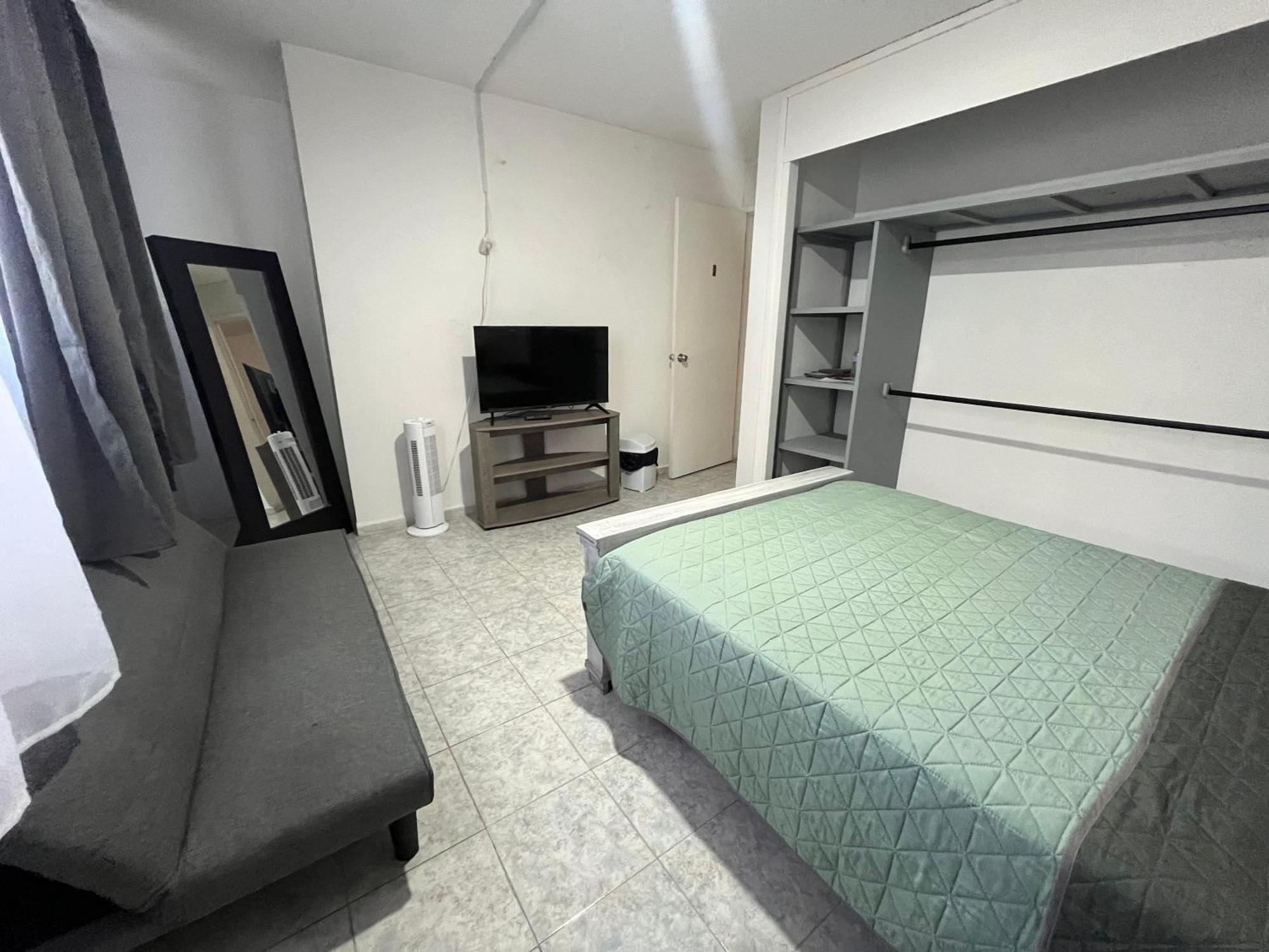 8 Venator House Boutique Apartment เลออน ภายนอก รูปภาพ