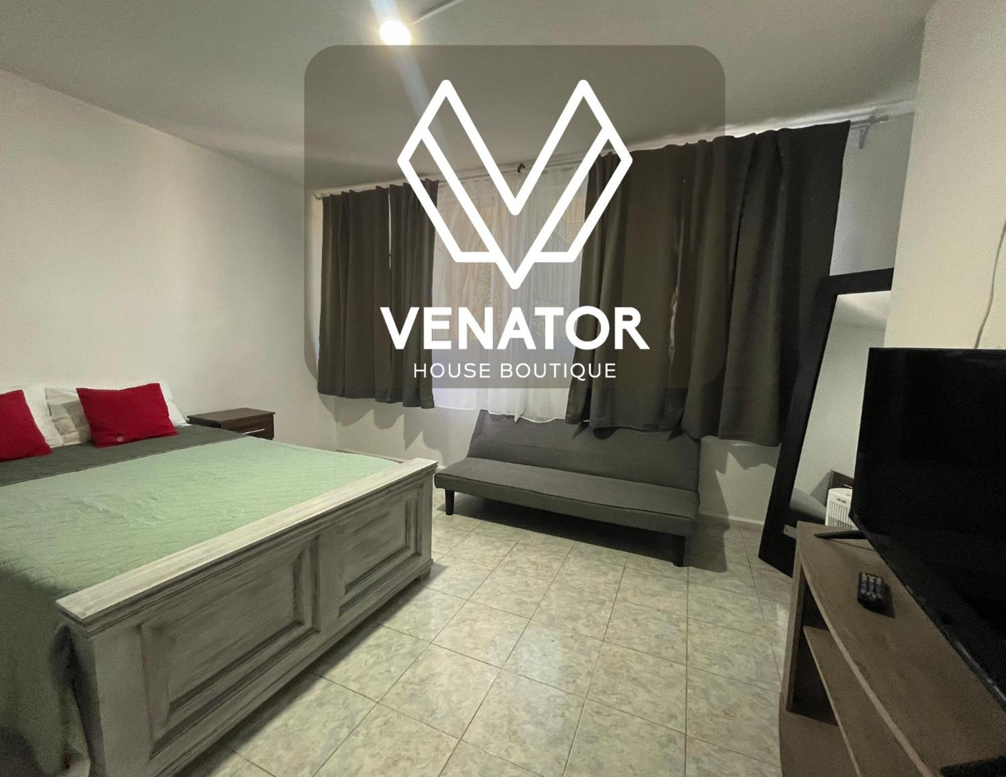 8 Venator House Boutique Apartment เลออน ภายนอก รูปภาพ